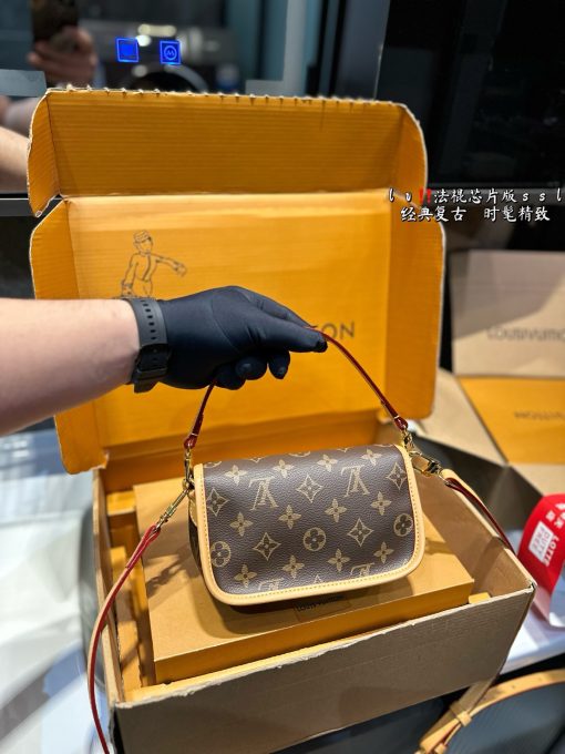 LV Diane handbag - Image 8