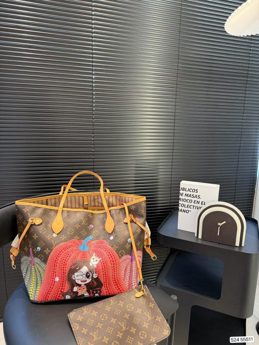 LV shopping bag - Image 4