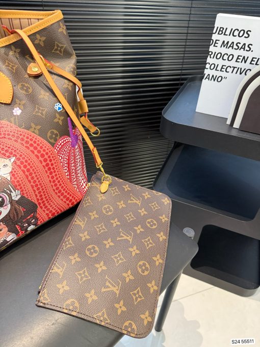 LV shopping bag - Image 7
