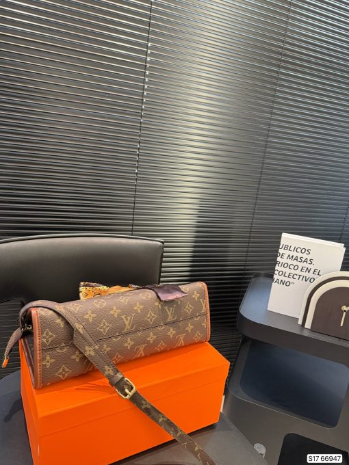 LV tote bag - Image 7