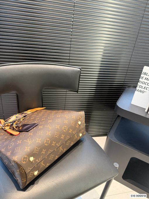 LV tote bag - Image 7