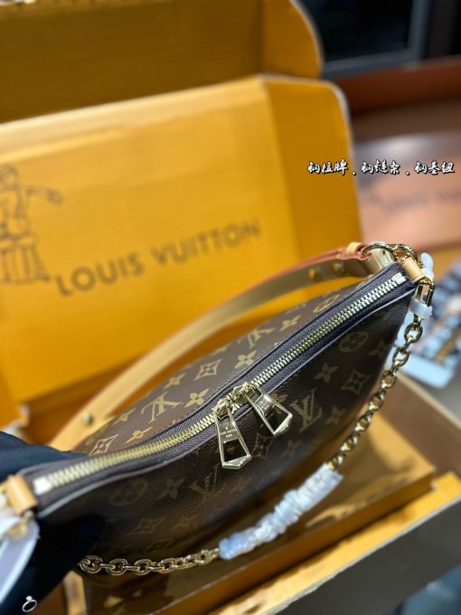 LV messenger bag - Image 4