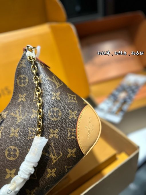 LV messenger bag - Image 5