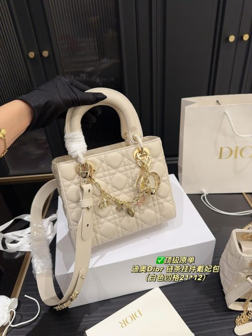 Dior handbag - Image 3