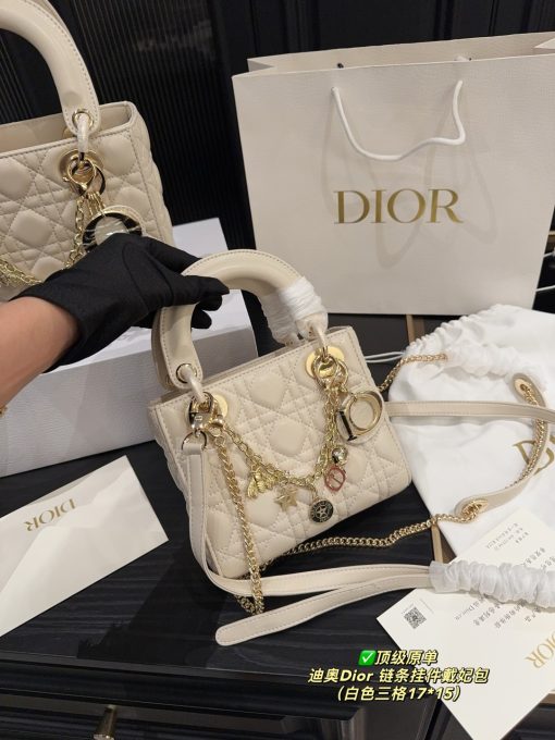 Dior handbag - Image 4