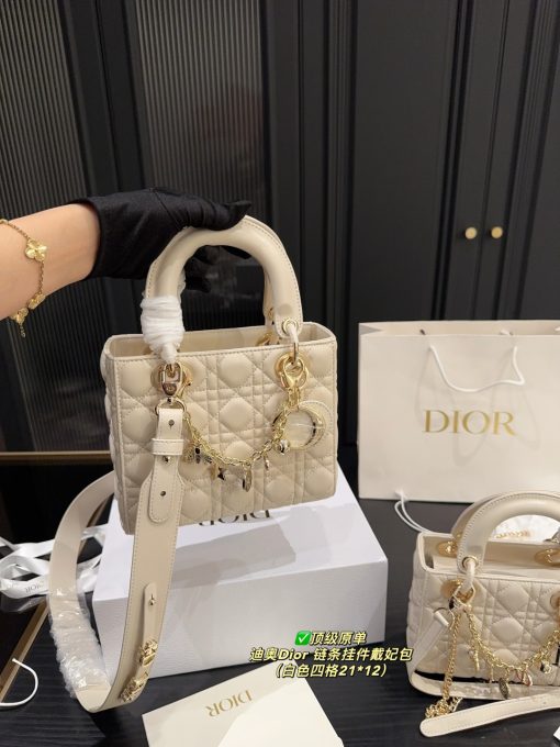 Dior handbag - Image 5