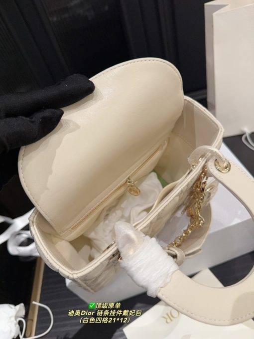 Dior handbag - Image 10