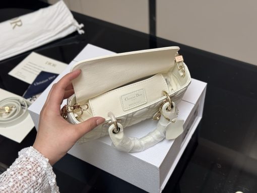 Dior Princess Diana bag - Image 5