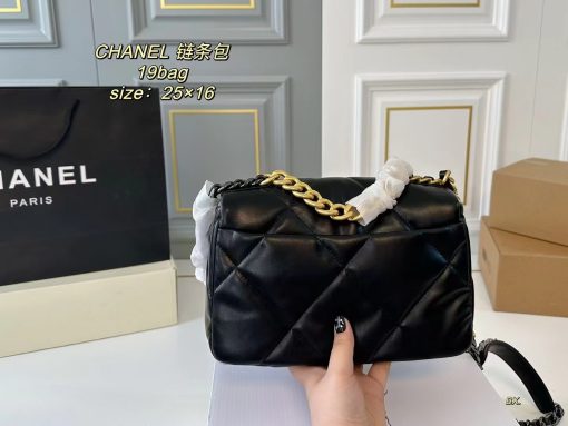CHANEL chain bag - Image 7