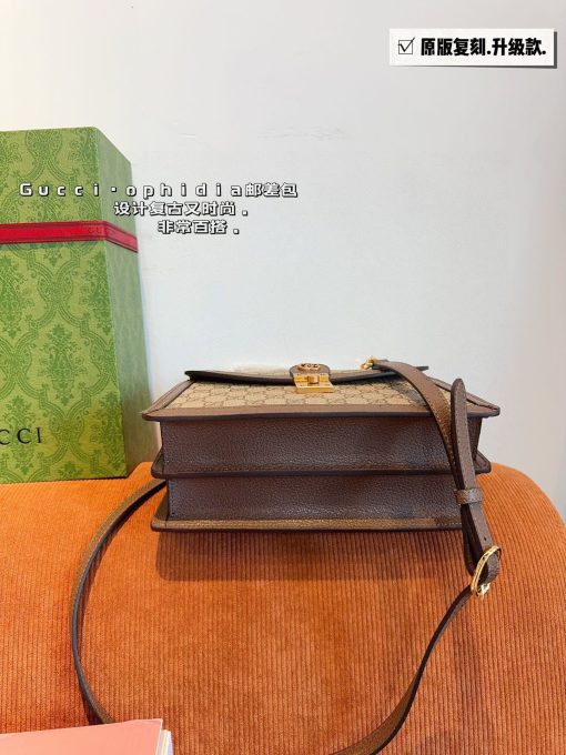 GUCCI shell bag - Image 5