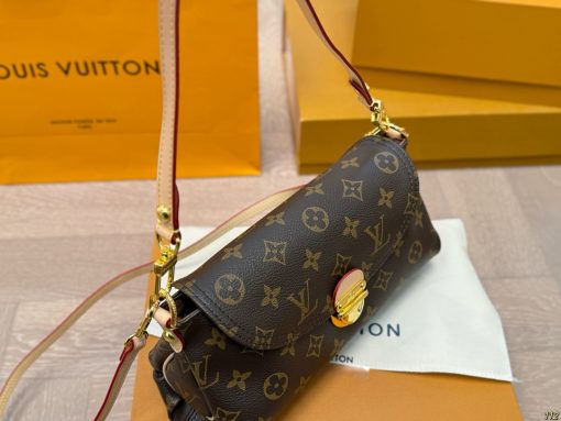LV underarm bag - Image 9