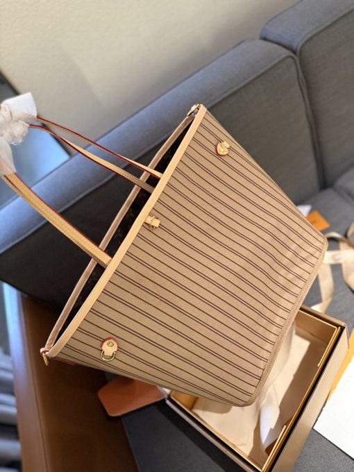 LV shopping bag - Image 4