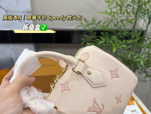 LV pillow bag - Image 2