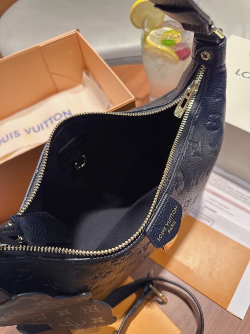 LV crossbody bag - Image 2