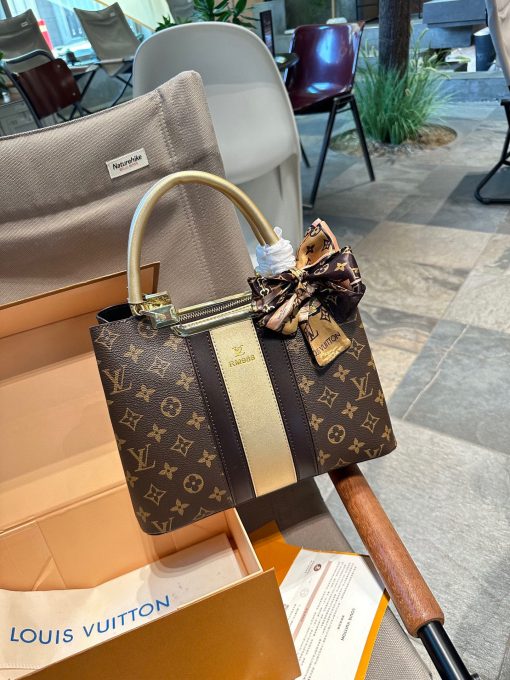 LV handbag - Image 8