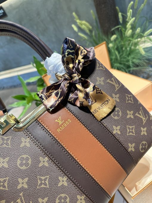 LV handbag - Image 6