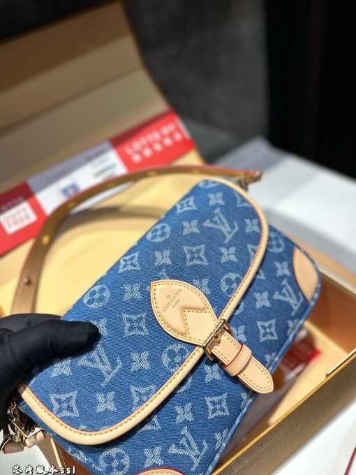 LV baguette - Image 7