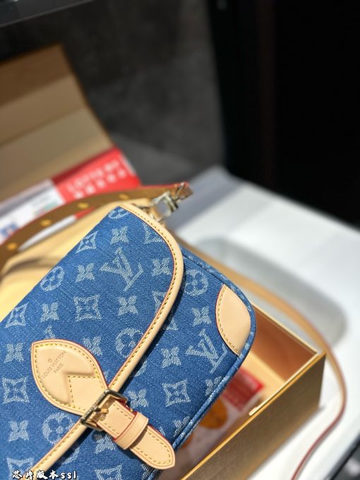 LV baguette - Image 6