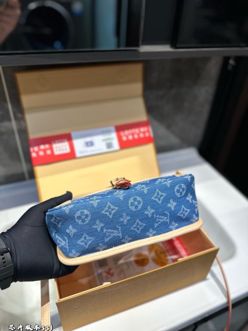 LV baguette - Image 4