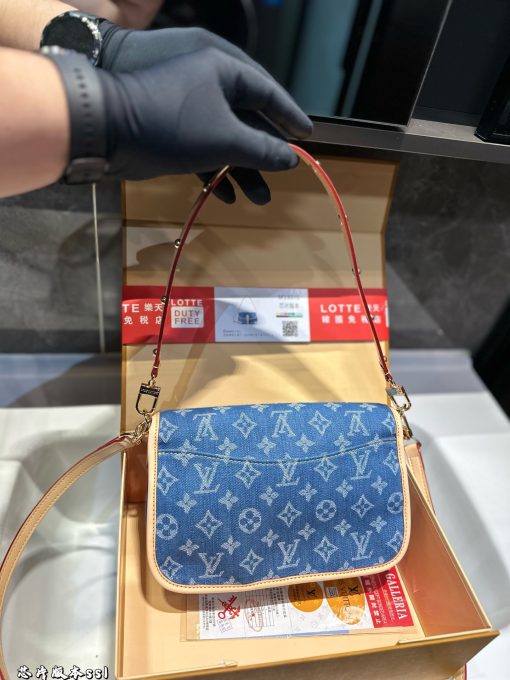 LV baguette - Image 3