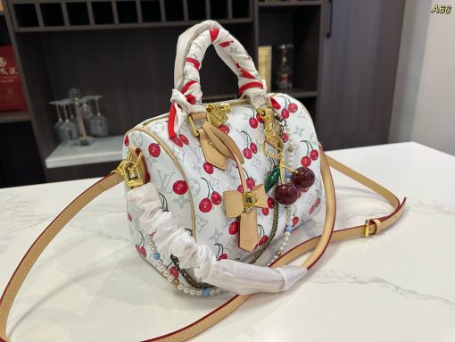 LV pillow bag - Image 4