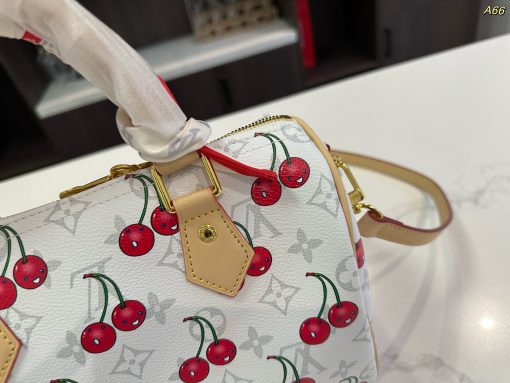 LV pillow bag - Image 3