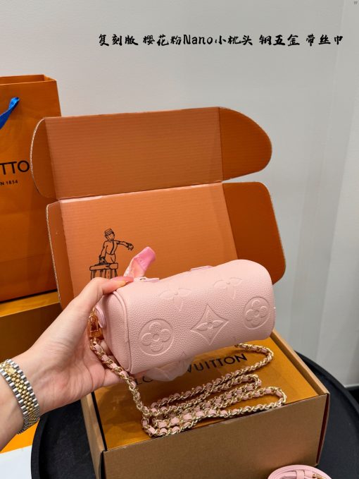 LV pillow bag - Image 5