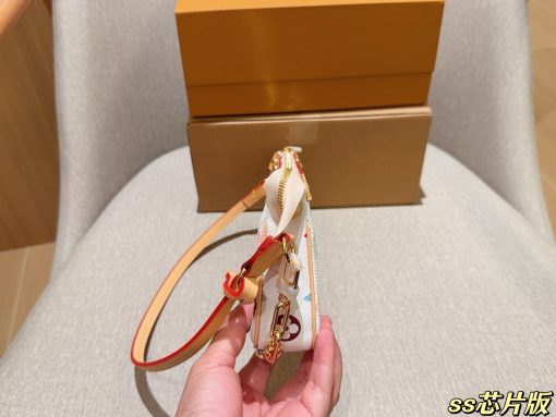 LV underarm bag - Image 6