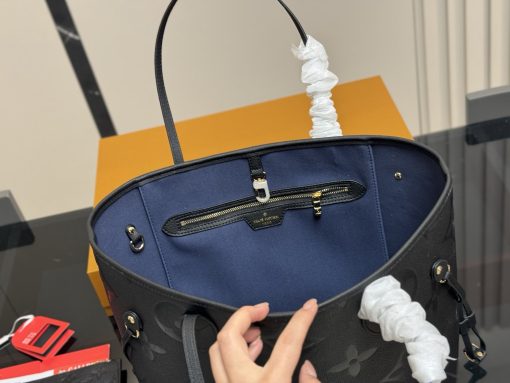 LV shopping bag - Image 7