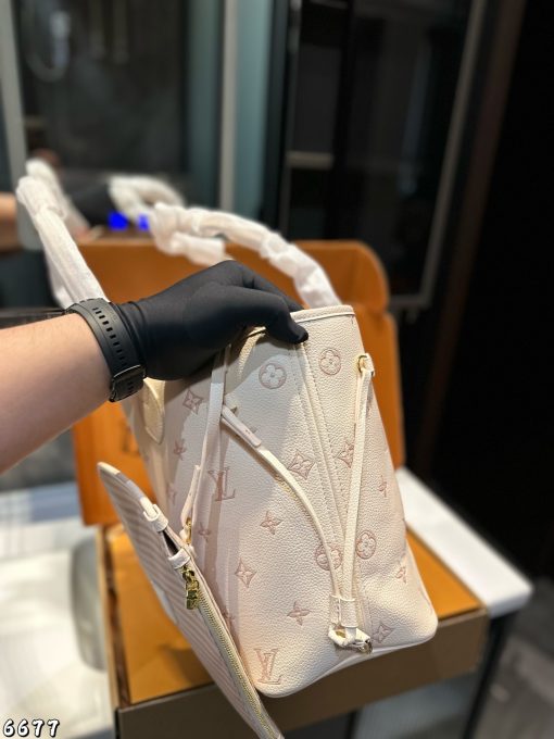 LV shopping bag - Image 6
