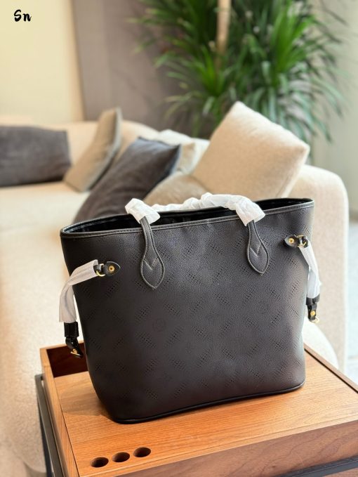LV shopping bag - Image 2