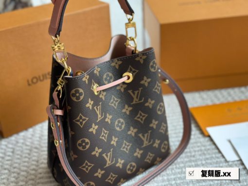 LV bucket bag - Image 7