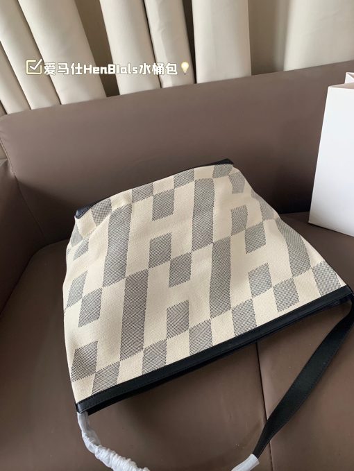 Hermes bucket bag - Image 5