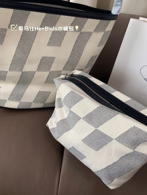 Hermes bucket bag - Image 3